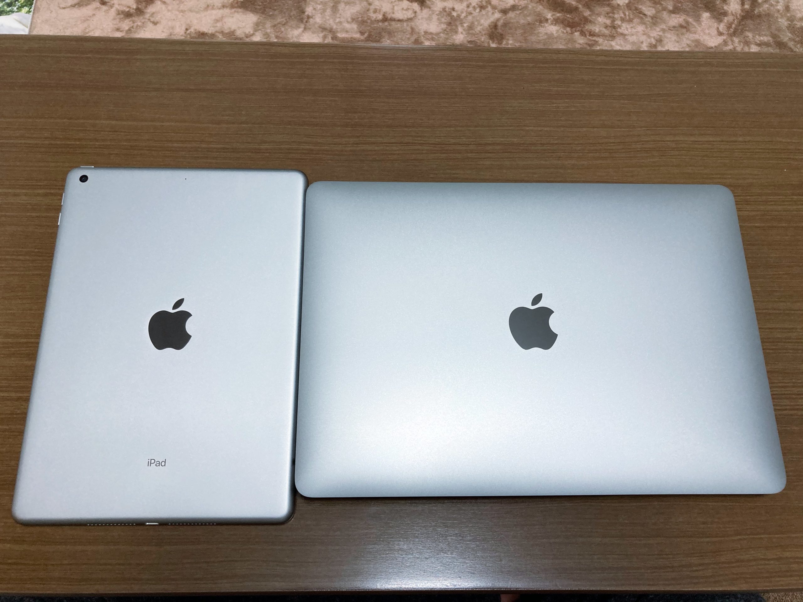 Macbook Air のレビューを13名分集めてわかった115のこと Apple信者１億人創出計画